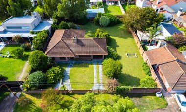 Venta Casa 4 amb sobre 2 lotes en Santa Clara