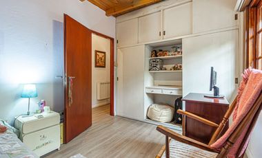 VENTA CASA 5 AMBIENTES GOLF VILLA ADELINA