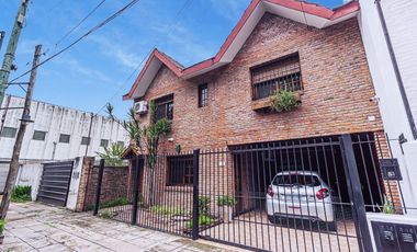 VENTA CASA 5 AMBIENTES GOLF VILLA ADELINA