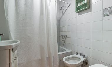 VENTA CASA 5 AMBIENTES GOLF VILLA ADELINA