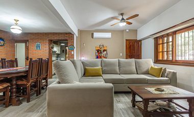 VENTA CASA 5 AMBIENTES GOLF VILLA ADELINA