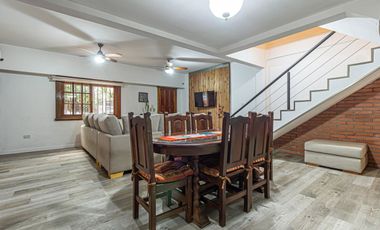 VENTA CASA 5 AMBIENTES GOLF VILLA ADELINA
