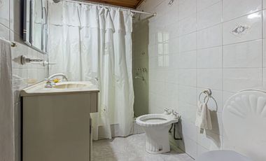 VENTA CASA 5 AMBIENTES GOLF VILLA ADELINA