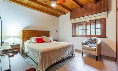 VENTA CASA 5 AMBIENTES GOLF VILLA ADELINA