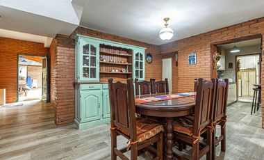VENTA CASA 5 AMBIENTES GOLF VILLA ADELINA