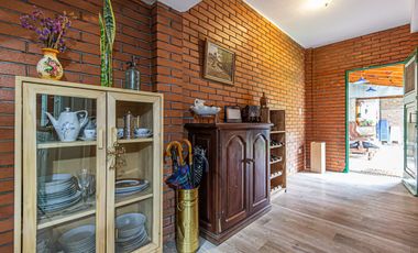 VENTA CASA 5 AMBIENTES GOLF VILLA ADELINA