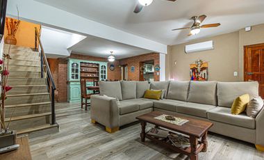VENTA CASA 5 AMBIENTES GOLF VILLA ADELINA