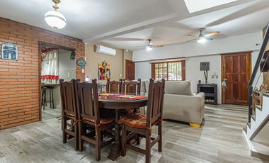 VENTA CASA 5 AMBIENTES GOLF VILLA ADELINA