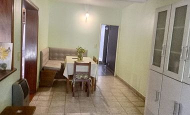 CASA 6 AMBIENTES, FONDO LIBRE. APTA CREDITO