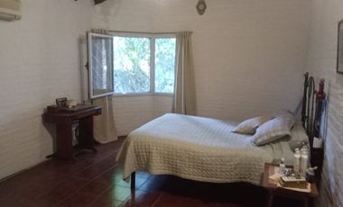 CASA 6 AMBIENTES, FONDO LIBRE. APTA CREDITO