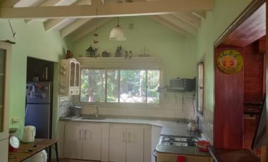 CASA 6 AMBIENTES, FONDO LIBRE. APTA CREDITO