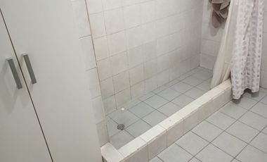 CASA 6 AMBIENTES, FONDO LIBRE. APTA CREDITO
