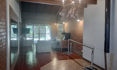 CASA 6 AMBIENTES, FONDO LIBRE. APTA CREDITO