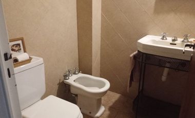 CASA 6 AMBIENTES, FONDO LIBRE. APTA CREDITO