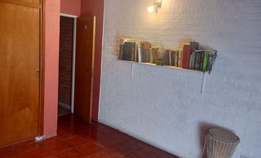 CASA 6 AMBIENTES, FONDO LIBRE. APTA CREDITO