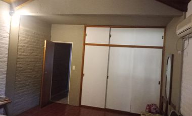 CASA 6 AMBIENTES, FONDO LIBRE. APTA CREDITO