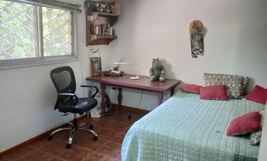 CASA 6 AMBIENTES, FONDO LIBRE. APTA CREDITO