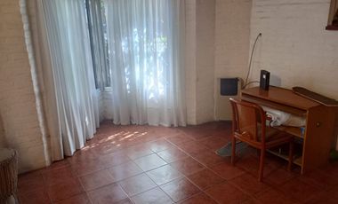 CASA 6 AMBIENTES, FONDO LIBRE. APTA CREDITO