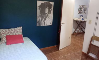 CASA 6 AMBIENTES, FONDO LIBRE. APTA CREDITO