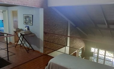 CASA 6 AMBIENTES, FONDO LIBRE. APTA CREDITO
