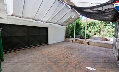 VENTA PH 3 AMBIENTES CON PATIO Y COCHERA, BERNAL