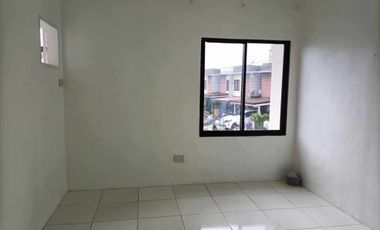 SUNBERRY HOMES TOWNHOUSE W/ 2 BEDROOMS UNFURNISHED.