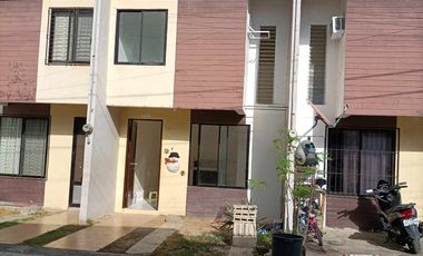 SUNBERRY HOMES TOWNHOUSE W/ 2 BEDROOMS UNFURNISHED.