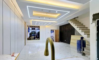 4 Bed Rooms Single Attached House and lot for Sale in Ampid San Mateo Rizal near Batasan