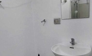 Priced to Sell - 1 BR with Balcony Light Residences (Agents welcome)