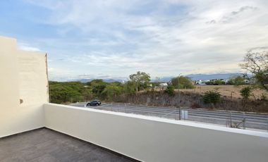 RESIDENCIA EN VENTA, 2 PLANTAS, 3 RECÁMARAS, 3.5 BAÑOS, COCHERA PARA 2 AUTOS