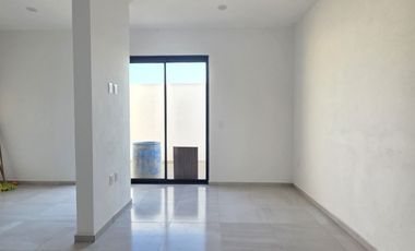 CASA EN VENTA DE 2 PLANTAS, 3 RECÁMARAS, 2.5 BAÑOS, COCHERA PARA 2 AUTOS