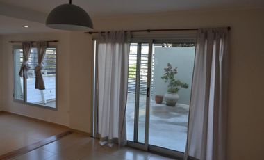 VENTA DUPLEX EXCELENTE ESTADO...BALCARCE
