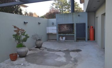 VENTA DUPLEX EXCELENTE ESTADO...BALCARCE