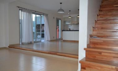 VENTA DUPLEX EXCELENTE ESTADO...BALCARCE