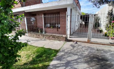 CASA MAS DEPARTAMENTO. ZONA ITUZAINGO Y TANDIL
