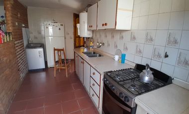 CASA MAS DEPARTAMENTO. ZONA ITUZAINGO Y TANDIL