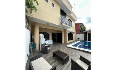 Hermosa Residencia con Alberca y Jacuzzi en Tulipanes
