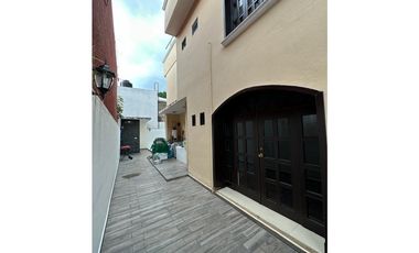 Hermosa Residencia con Alberca y Jacuzzi en Tulipanes
