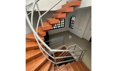 Hermosa Residencia con Alberca y Jacuzzi en Tulipanes