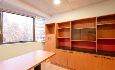 Oficina en Arriendo en Luis Thayer Ojeda / Holanda
