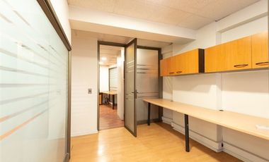 Oficina en Arriendo en Luis Thayer Ojeda / Holanda