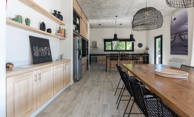 VENTA CASA COSTA ESMERALDA, BARRIO MARÍTIMO III, LOTE AL 100, 5 AMBIENTES