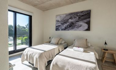 VENTA CASA COSTA ESMERALDA, BARRIO MARÍTIMO III, LOTE AL 100, 5 AMBIENTES