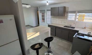 Se Alquila, Casa de 1 dormitorio con Patio, B° La Alicia