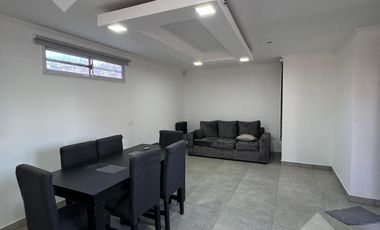 Se Alquila, Casa de 1 dormitorio con Patio, B° La Alicia
