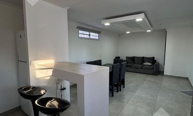 Se Alquila, Casa de 1 dormitorio con Patio, B° La Alicia