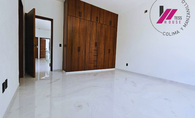 HERMOSA CASA EN VENTA DENTRO DE CLUB SANTIAGO