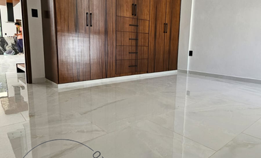 HERMOSA CASA EN VENTA DENTRO DE CLUB SANTIAGO