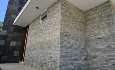 HERMOSA CASA EN VENTA DENTRO DE CLUB SANTIAGO