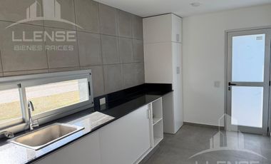 Casa 5 ambientes con piscina en venta y alquiler - Sebastiano Gaboto